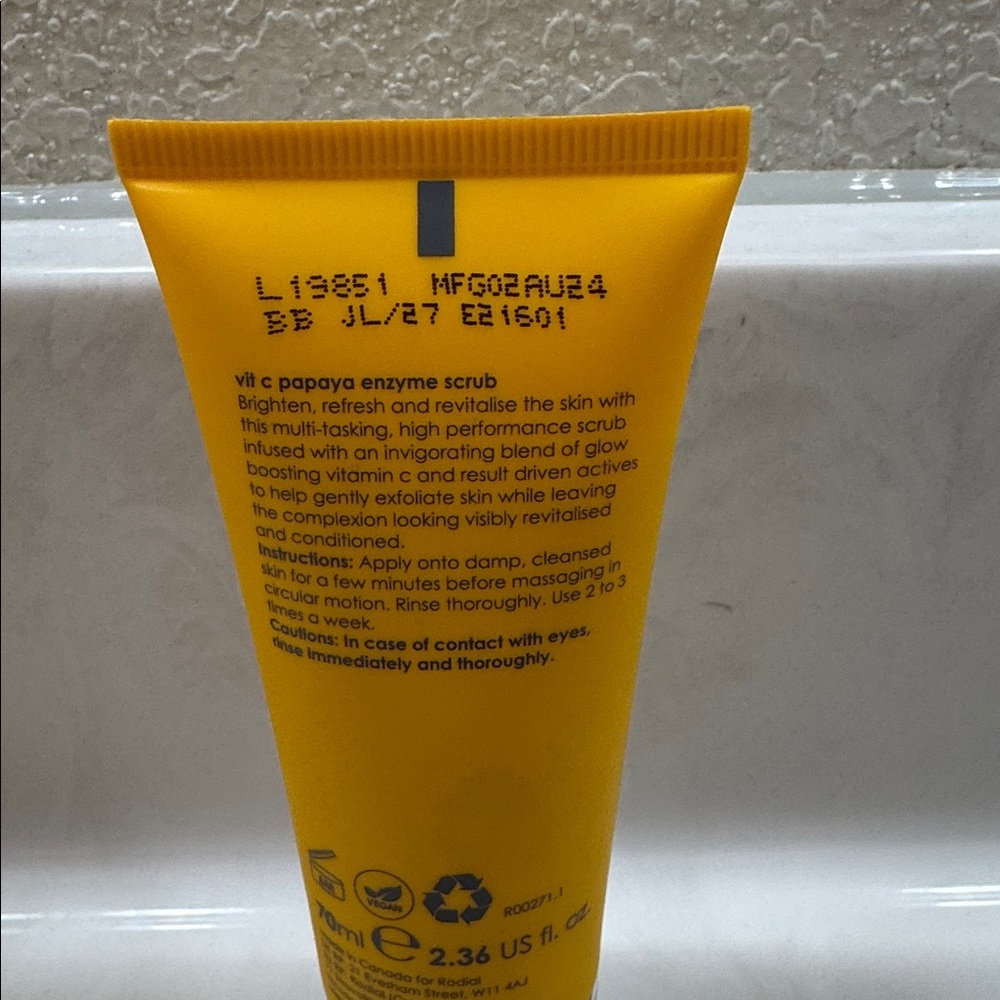 Rodial Vit C Papaya Enzyme Scrub Brighten and Renew 2.34 OZ New in Package - Picture 3 of 6